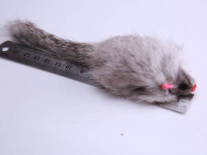 Grosir mainan kucing bulu kelinci dengan tikus berlari Mini lucu bermain tikus abu-abu mainan warna kucing - Product Image 5