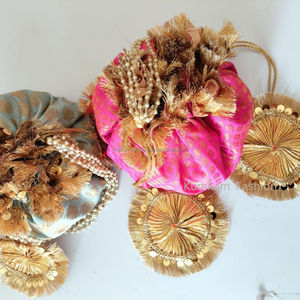 Nouvel arrivage Sac à main de luxe en tissu de soie fait à la main Potli Sac Gland Décoration Dentelle Fruit Poignée Mariages Retour Cadeau Pochettes - Product Image 6