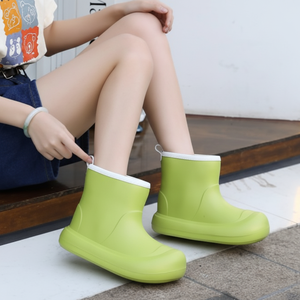 Stivali da donna leggeri da pioggia lunghi impermeabili antiscivolo alla moda Design QW19 - Product Image 1
