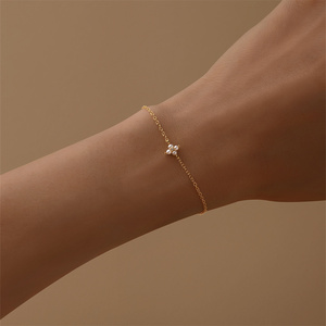 Nouveau Bracelet en Argent Sterling S925 Orné d'un Petit Trèfle à Quatre Feuilles et de Diamants Exquis, Bijou de Main - Product Image 5