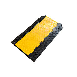 Heavy Duty 4-Channel PVC Trunking Borracha Plástico Cabo Protector Tampa Velocidade Bumps Estrada Bandeja Cabo Piso Velocidade Bumps - Product Image 3