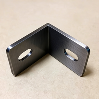 Support triangulaire robuste en acier inoxydable pour suspension au plafond, idéal pour la construction, centre de données, chemin de câbles en treillis métallique de 50 mm