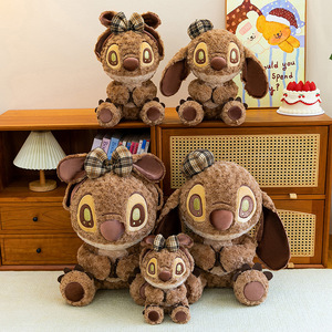 Simpatico Peluche <span class=keywords><strong>Stitch</strong></span> Marrone Cioccolato con Fiocco a Quadri, Giocattolo di Peluche Cartoon <span class=keywords><strong>Lilo</strong></span> & <span class=keywords><strong>Stitch</strong></span>, Morbido Cuscino Soffice, Regalo per Ragazze - Product Image 3