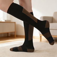 Chaussettes de compression mi-mollet de première qualité, anti-varices à pression dégradée, amincissantes, élastiques, respirantes, pour l'exercice (ODM)