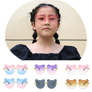 <span class=keywords><strong>Gafas</strong></span> <span class=keywords><strong>de</strong></span> sol <span class=keywords><strong>para</strong></span> niños <span class=keywords><strong>con</strong></span> forma <span class=keywords><strong>de</strong></span> oso, <span class=keywords><strong>gafas</strong></span> <span class=keywords><strong>para</strong></span> niños, <span class=keywords><strong>gafas</strong></span> antideslumbrantes <span class=keywords><strong>para</strong></span> exteriores, <span class=keywords><strong>gafas</strong></span> <span class=keywords><strong>de</strong></span> sol <span class=keywords><strong>para</strong></span> niñas y niños, <span class=keywords><strong>gafas</strong></span> infantiles sin montura <span class=keywords><strong>con</strong></span> dibujos animados - Product Image 5
