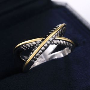 Anello a X Bicolore da Donna, Gioiello Creativo Minimalista alla Moda, Aperto e Regolabile, Anello Trendy per Uso Quotidiano - Product Image 2