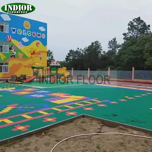 Azulejos de seguridad para patio de juegos de niños, azulejos de enclavamiento pp duraderos de 30,48 cm para pista de voleibol