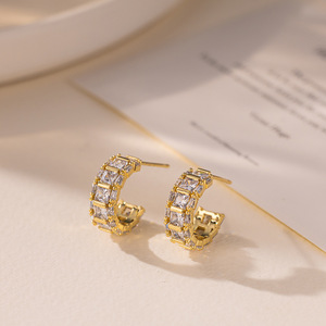 Boucles d'oreilles créoles plaquées or 14 carats, serties de zircons, géométriques, pour usage quotidien, style luxe léger, options couleur argent et or - Product Image 4