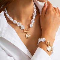 Collier de perles imitées irrégulières baroques pour femmes Design rétro dame collier ras du cou quotidien bohême bijoux de mode cadeaux de fête