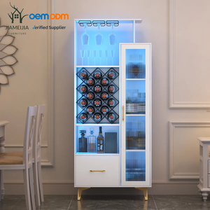 Moderno y Lujoso Mueble para Vino Alto con Paneles de Madera e Iluminación LED |   Organizador de Licores y Vasos Blanco y Delgado con Estantes para Botellas de Vino - Product Image 1