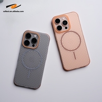 Coque magnétique ultra-fine pour iPhone 17, respirante et ajourée pour iPhone 17 16 15 14 13 12, en PC fin mat transparent