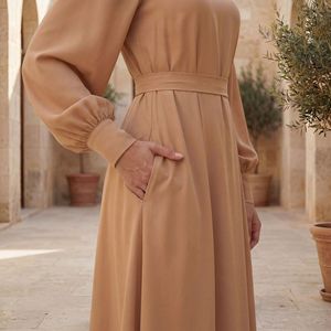 26 Nuevos Vestidos de Noche Árabes de Dubái para Mujer, Sólidos y Sensuales, de Lujo Ligero, de Poliéster, Estilo Sudeste Asiático y Dubái - Product Image 2