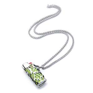 Nuevo Estilo: Collar de Acero Inoxidable Hueco para Hombre, Estuche para Encendedor Estilo Punk con Cadena Larga - Product Image 3