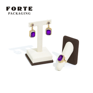 FORTE Schmucktablett Mikrofaser-Ohrring-Präsentationstablett Kundenspezifischer Ringständer Schmuck-Display-Ständer - Product Image 4