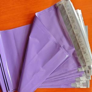 Sacs d'expédition de vêtements écologiques personnalisés: PolyMailer violet, vente en gros, auto-scellant, solutions d'emballage en plastique - Product Image 2