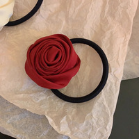Élastique à cheveux en satin français avec rose - Élégant, tressé sur le côté, fait main, haute élasticité, style pastoral, accessoire de cheveux vintage de luxe