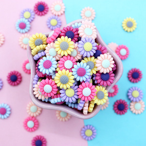 Breloques Fleurs en Résine Colorées pour la Fabrication de Bijoux DIY, Boucles d'Oreilles, Porte-clés, Miniatures Florales 3D Tournesol, Décorations - Product Image 3