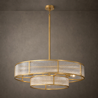 Lustre rond contemporain à deux niveaux avec verre cannelé et structure métallique pour l'éclairage des espaces de salle à manger de style farmhouse