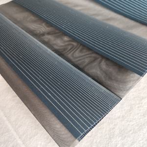 Stores occultantes doubles zébrées en tissu occultant écologique durable sur mesure pour fenêtre française - Product Image 2