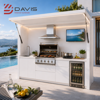 Meubles de cuisine extérieurs de luxe avec îlot barbecue, évier et système de rangement modulaire, fabriqués en usine pour les développements résidentiels