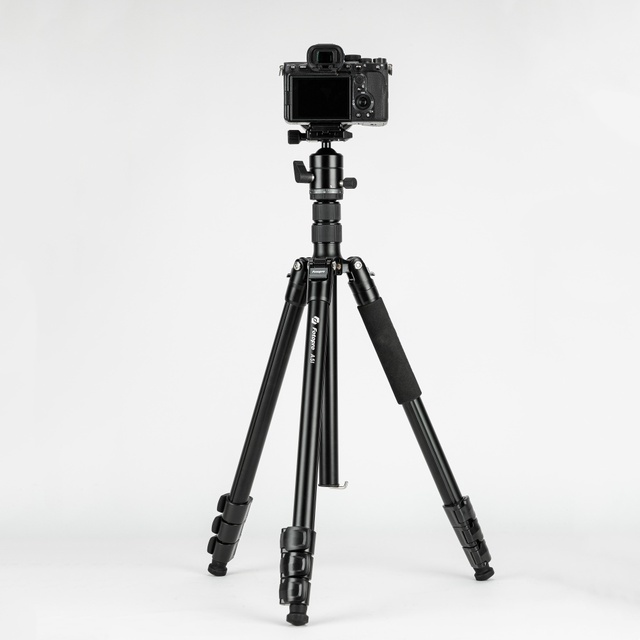 Portable Lightweight Aluminum Camera Phone Tripod Stand with Ball Head Angle Adjustments for Outdoor Photography