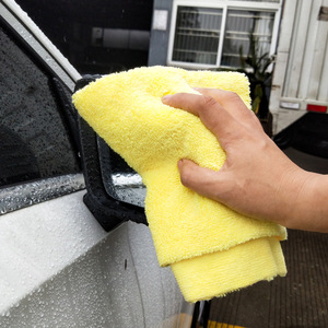 Serviette de lavage auto en microfibre 40x40cm jaune, haute absorption, pour le detailing automobile - Product Image 2