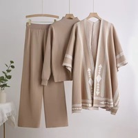 Ensemble Personnalisé 3 Pièces pour Femme : Pull en Maille, Cape Cardigan à Motif et Pantalon Long Tricoté