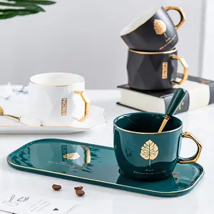 Benutzer definierte einfarbige heiße Verkauf Mode Geschenke Goldrand glasierte Design Keramik Tee tasse Untertasse