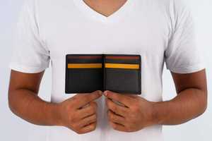 Portefeuille organisateur à fermeture éclair en cuir Saffiano A7 de qualité supérieure avec pochettes Flyleaf, disponible en 13 couleurs - Product Image 2