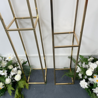 Arche Métallique Dorée Décorative – Support Élégant pour Scène de Mariage, Idéal pour Drapage Floral et Décoration de Cérémonie