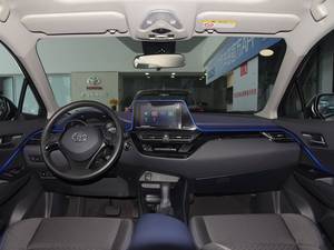 Toyota C-HR 2.0L Comfort Edition 2022 d'occasion, conduite à gauche, automatique, SUV, toit ouvrant, prix négociable, inspecté, forte remise - Product Image 4