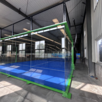 Terrain de padel en gazon artificiel super panoramique PEDI, un terrain de sport de luxe pour le tennis et le futsal