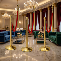 Barrières de file d'attente de luxe en corde de velours rouge et acier inoxydable doré pour les zones VIP du tapis rouge de mariage