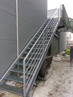 Escalier extérieur en acier galvanisé facile à installer, design moderne et tendance