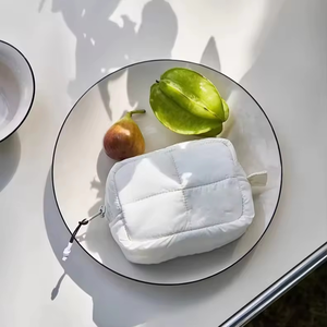 Dễ Thương Puffy Đám Mây Trang Điểm Túi Cho Phụ Nữ Công Suất Lớn Du Lịch Mỹ Phẩm Tổ Chức Vệ Sinh Cá Nhân Lưu Trữ Pouch - Product Image 5