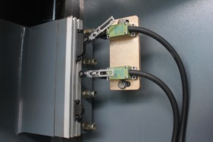 Prensa Plegadora CNC Electrohidráulica Sincrónica <span class=keywords><strong>KINGBALL</strong></span> KCN-16032 con Controlador CT8 de 3+1 Ejes - Product Image 2