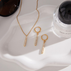 Collier pendentif tendance, plaqué <span class=keywords><strong>PVD</strong></span>, plaqué or 18 carats, collier empilable, charme barre en zircon, collier en acier inoxydable, ensemble de bijoux - Product Image 6