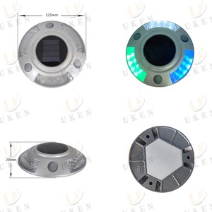 IP68 cubiertas muelles iluminación Exterior Metal Shell <span class=keywords><strong>Solar</strong></span> Road Stud <span class=keywords><strong>Light</strong></span> 3 colores Led advertencia barco marino luces de navegación - Product Image 4
