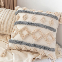 Housses de coussin et taies d'oreiller en polyester bouclé blanc uni, tissées, avec pompons, pour usage hôtelier et décoration intérieure