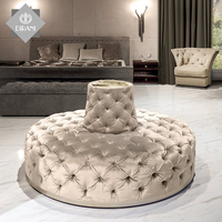 Canapé rond touffu en tissu velours rouge, style italien, avec de grands boutons, personnalisé, moderne et rond