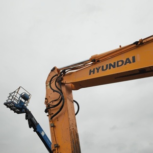 Excavatrice sur pneus Hyundai 210W-9 Jaune, équipement de construction hydraulique - Product Image 3