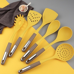 Ensemble de 7 ustensiles de cuisine en silicone, spatules et cuillères, avec support - Product Image 5