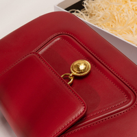 Vente chaude Chine Mode Rouge Couleur De Mariage Croix Corps Sac À Bandoulière En Cuir Véritable Sangle Unique Chaînes Bonbons Motif Étanche