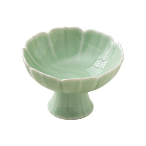 Assiette à fruits en céramique en forme de fleur, petit plat en porcelaine pour le thé et les collations, plateau de service pour desserts de fête, style rétro luxueux - Product Image 5