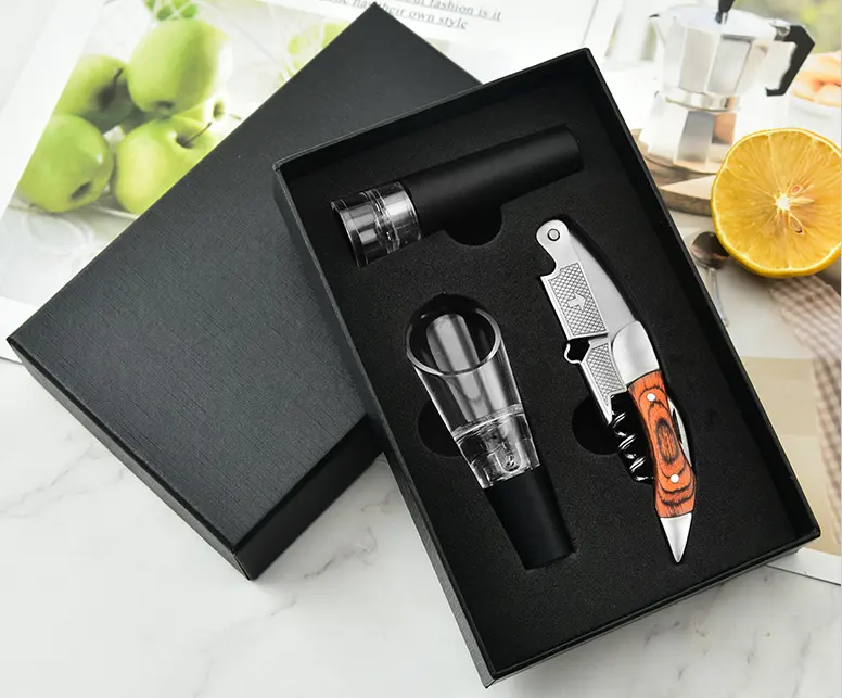 Wholesale 4pcs Bar Tools Wine Bottle Corkscrew Opener in Pourer Wooden Box 4 Pieces Kit Wine Accessories Gift Set with Bamboo