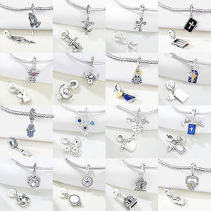 Pulsera de latón con diseño de cruz, con motivo de ángel; estilo clásico, unisex, moderno y personalizable. - Product Image 2