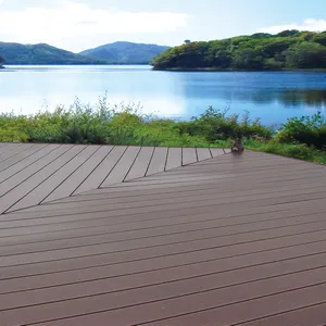 Pavimento esterno in fibra di legno impermeabile di alta qualità composito di Decking antiscivolo Veranda solido WPC Board