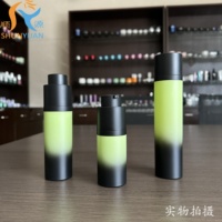 Ensemble de recharge de flacons cylindriques en acrylique personnalisés de 15/30/50 ml avec pompe sans air pour lotion et sérum de soin de la peau