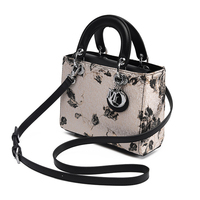 Sac à main pour femme Unique Black Rose avec motif floral noir, sac à bandoulière avec quincaillerie argentée, mode de luxe pour le quotidien et les soirées