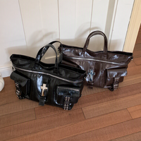 Sac fourre-tout style moto rétro punk avec œillets métalliques brillants, sac de voyage unisexe punk à multiples poches, sac à bandoulière quotidien